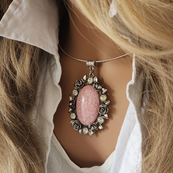 Boho Style Victorian Jewelry Silver Rose Coral Cameo Shape Medalion - Picture 8 of 9